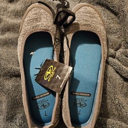BN Athletic Works Flats, Size 7