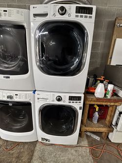 White LG Front Load Washer And Dryer In Excellent Condition!