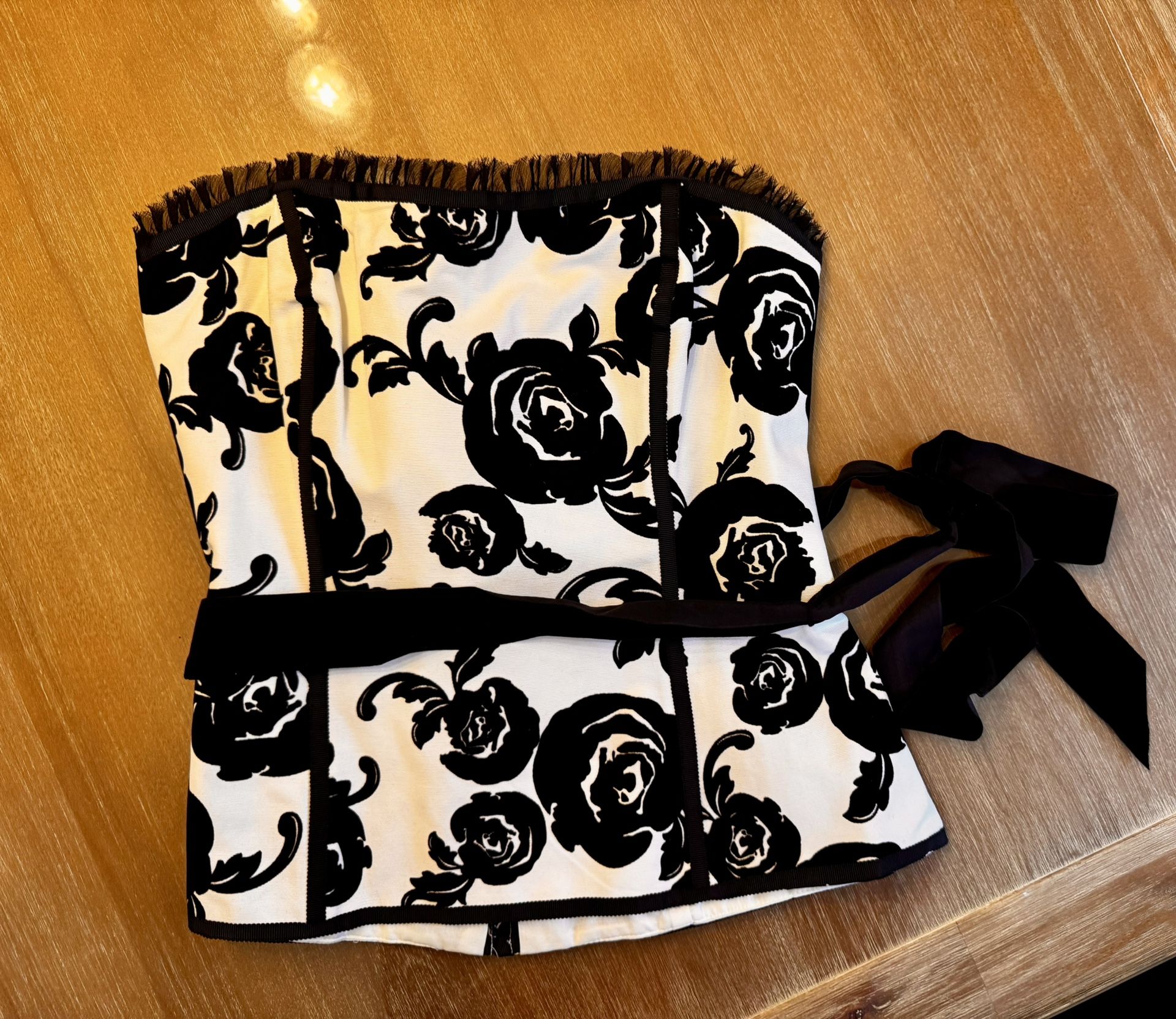 Y2K New White House Black Market black and white floral flocked strapless r top size 4