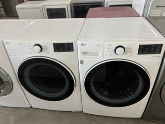LG Front Load Washer And Electric Dryer Set Like New