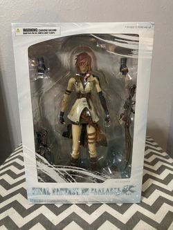 Lightning And Snow Play Arts Kai Figures