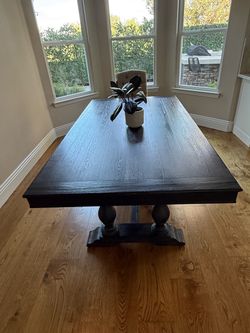 Pulaski Furniture / Home Meridian Montserrat expandable dining table in lightly distressed espresso  finish with coordinated dining chairs.