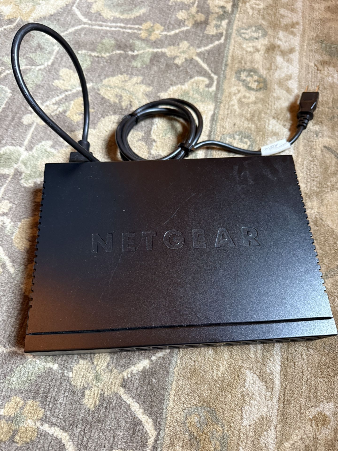 NETGEAR GS324 24-Port Gigabit Ethernet Unmanaged Switch Fanless Plug-and-Play