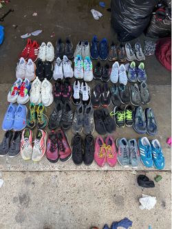 Bulk wholesale tennis shoes available