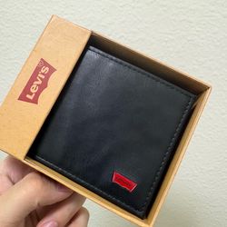 Levis wallet
