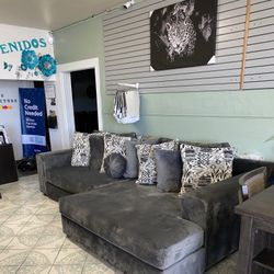 Big Grey Comfortable Sectional ‼️available In Black ‼️