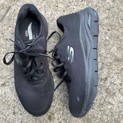 Skechers Black Arch Fit Sneakers Size 8