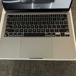 MacBook Air 13” 2022 M2 265 GB