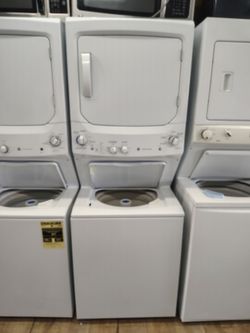 GE 27"wide stackable electric 220v washer dryer súper capacity In Excellent Working Condition