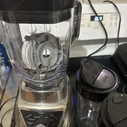 Oster Brand Blender With Two Cups