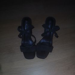 Heels 👠 Size 8 Brand Is Forever Only Worn 1 Time 🕜 