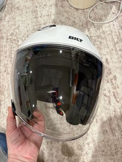Size large 59/60cm BILT White Motorcycle Helmet with Visor