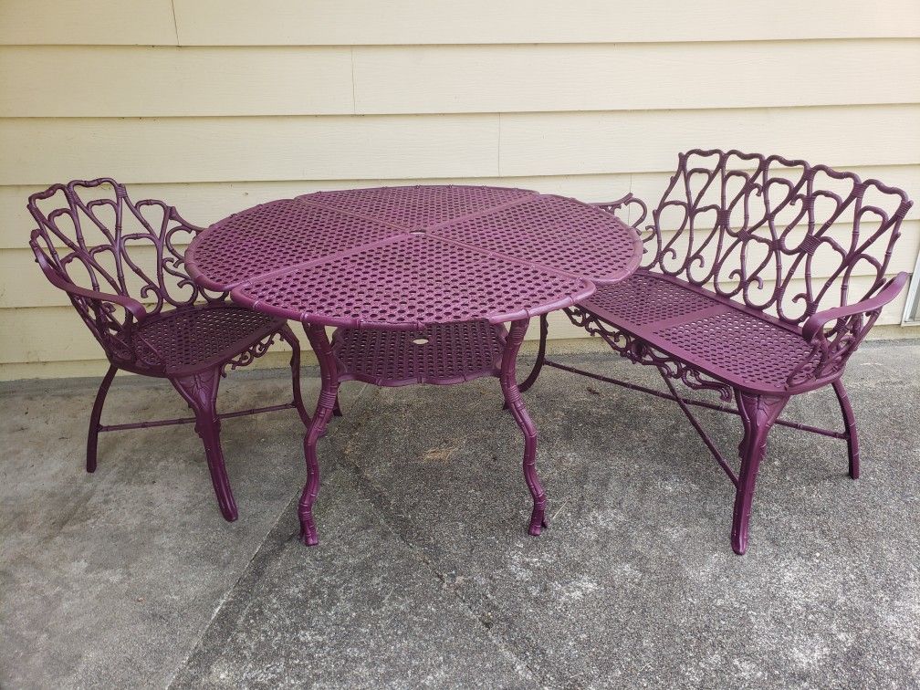 Cast Aluminum Vintage Set