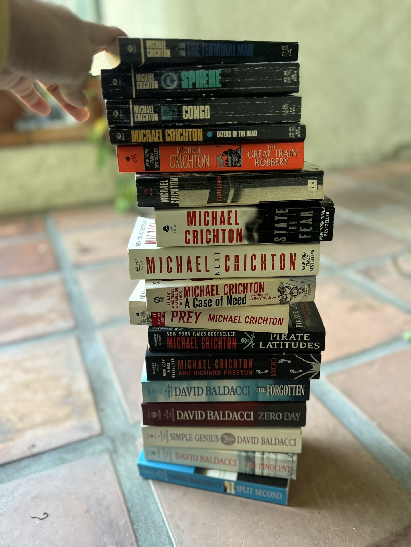 Michael Crichton And David Baldacci Book Lot