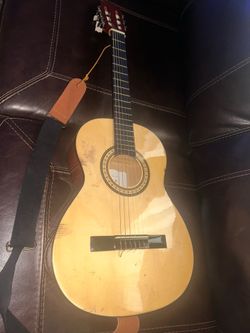 nylon-string classical/concert acoustic guitar