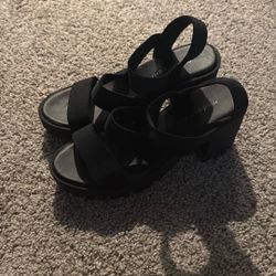 Madden Girl Platform Black Heels - Size 8.5