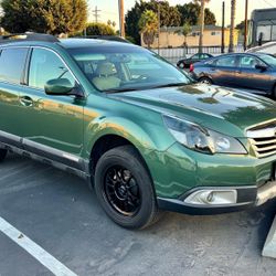 2010 Subaru Outback Limited!