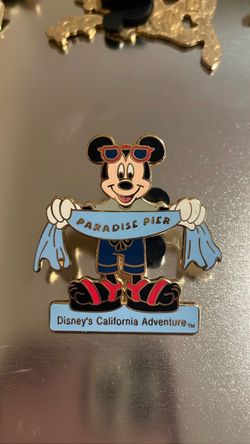 Disney Pin 7260 Paradise Pier Mickey Mouse Blue Towel