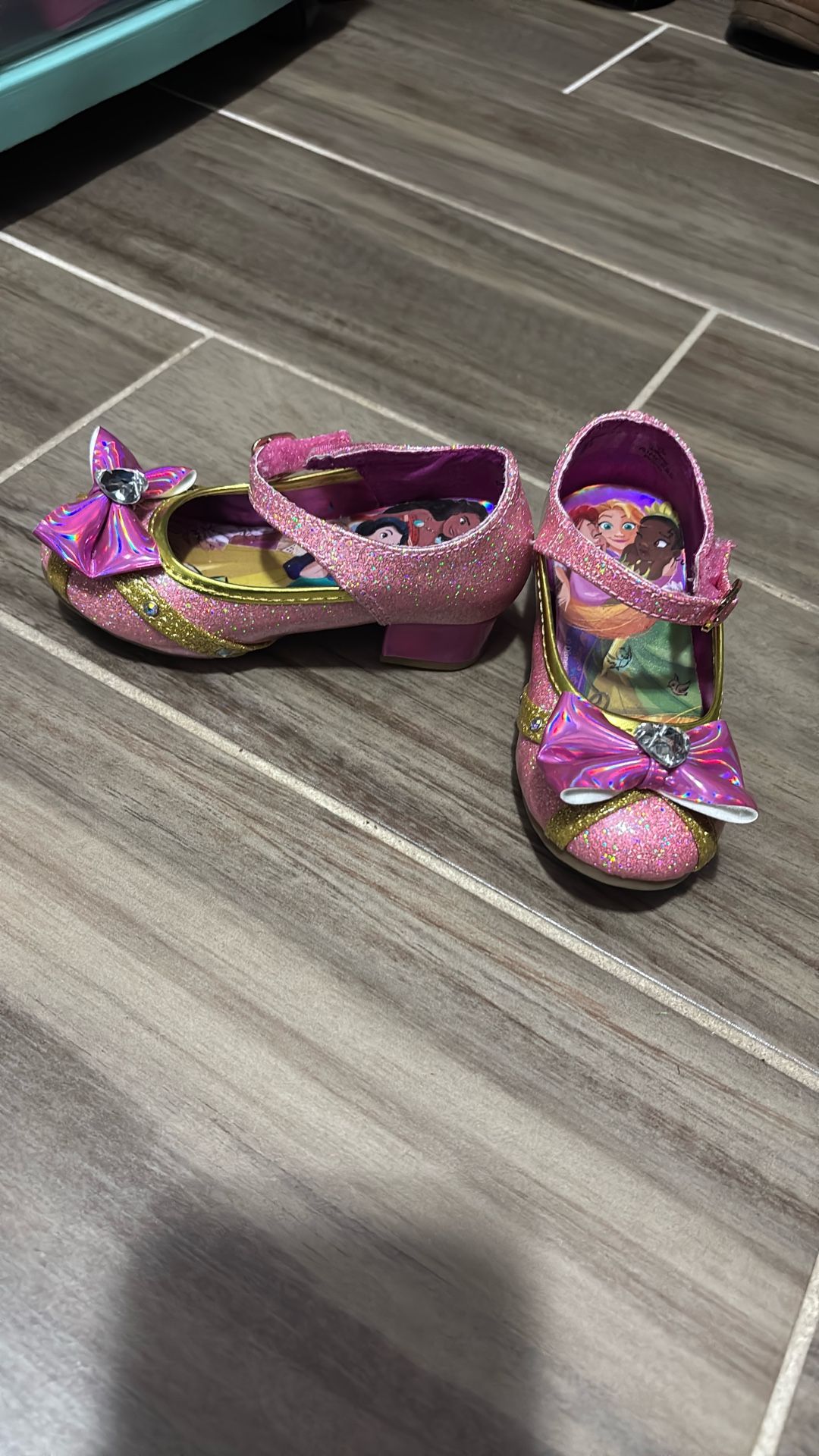 Toddlers Princesses Heels Sz 8 Pick Up Donna