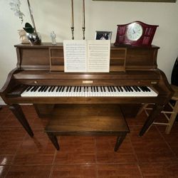 Baldwin Spinet Piano 