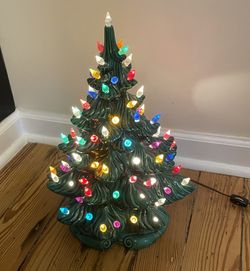 🎄🌲🎄 ANTIQUE- VINTAGE circa 1970's ceramic Atlantic Mold Christmas Tree 🎄🌲🎄