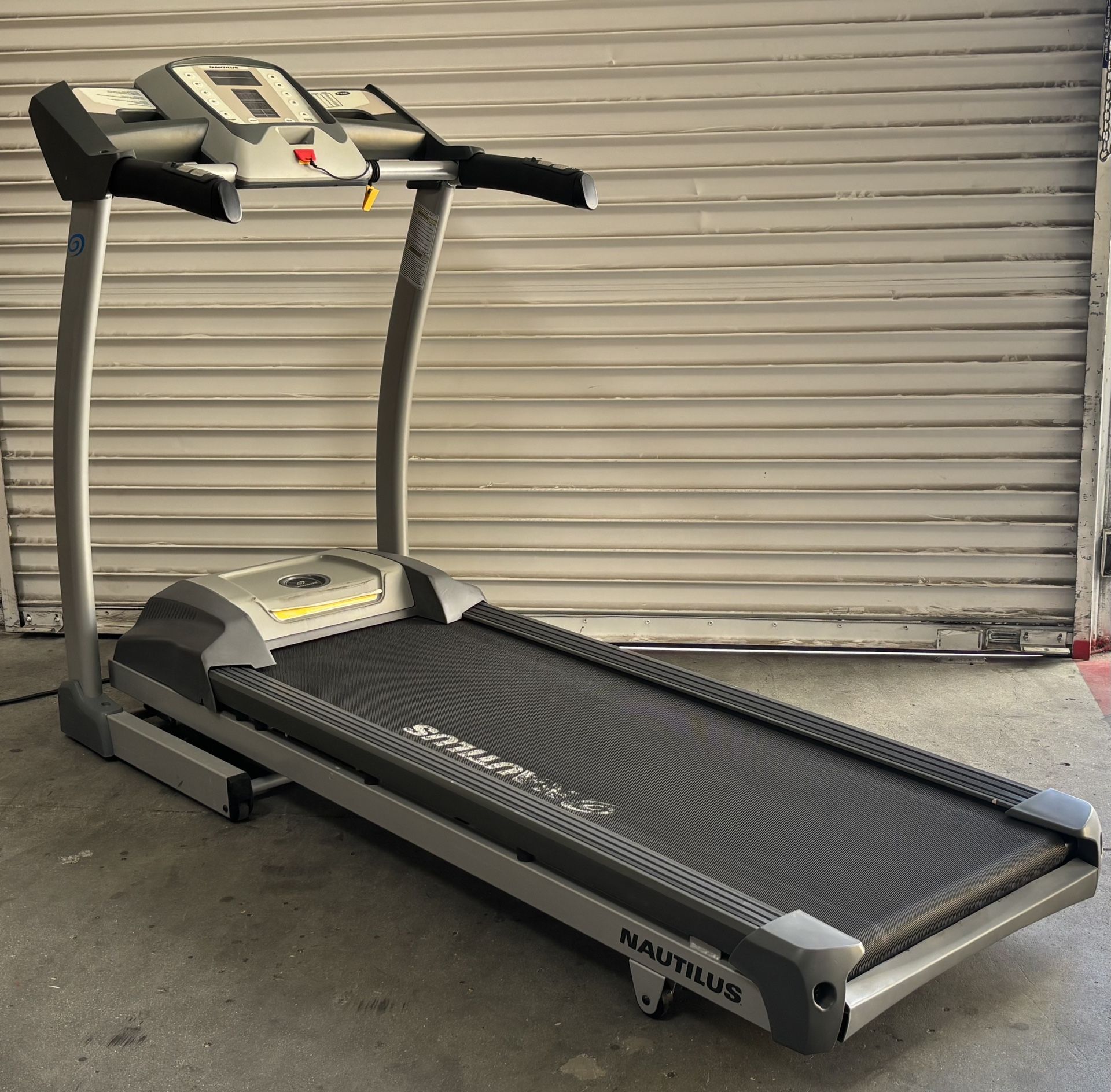 Nautilus T516 Folding Treadmill