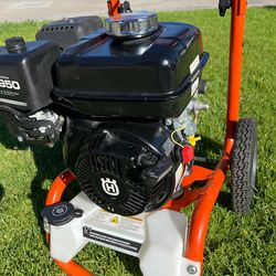 HUSQVARNA GAS 3100 PSI PRESSURE WASHER LIKE NEW