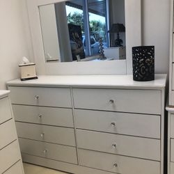 White 8 Drawer Dresser With Mirror 
