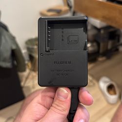 Fujifilm Bc W126 Original Charger