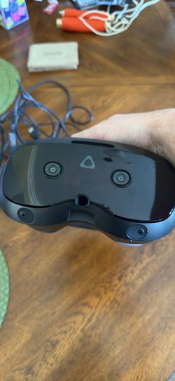 HTC Vive Focus with Display Port Cable Used Like New