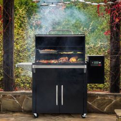 Traeger Silverton 810