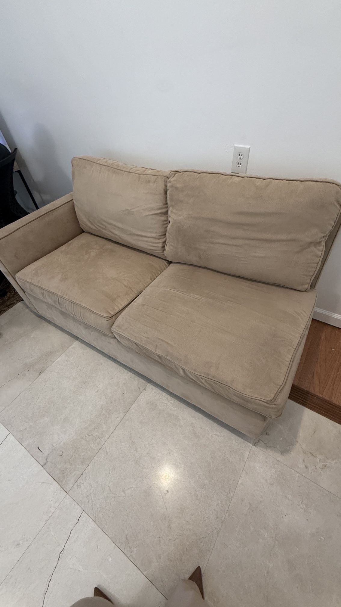 2 Seat Sofá