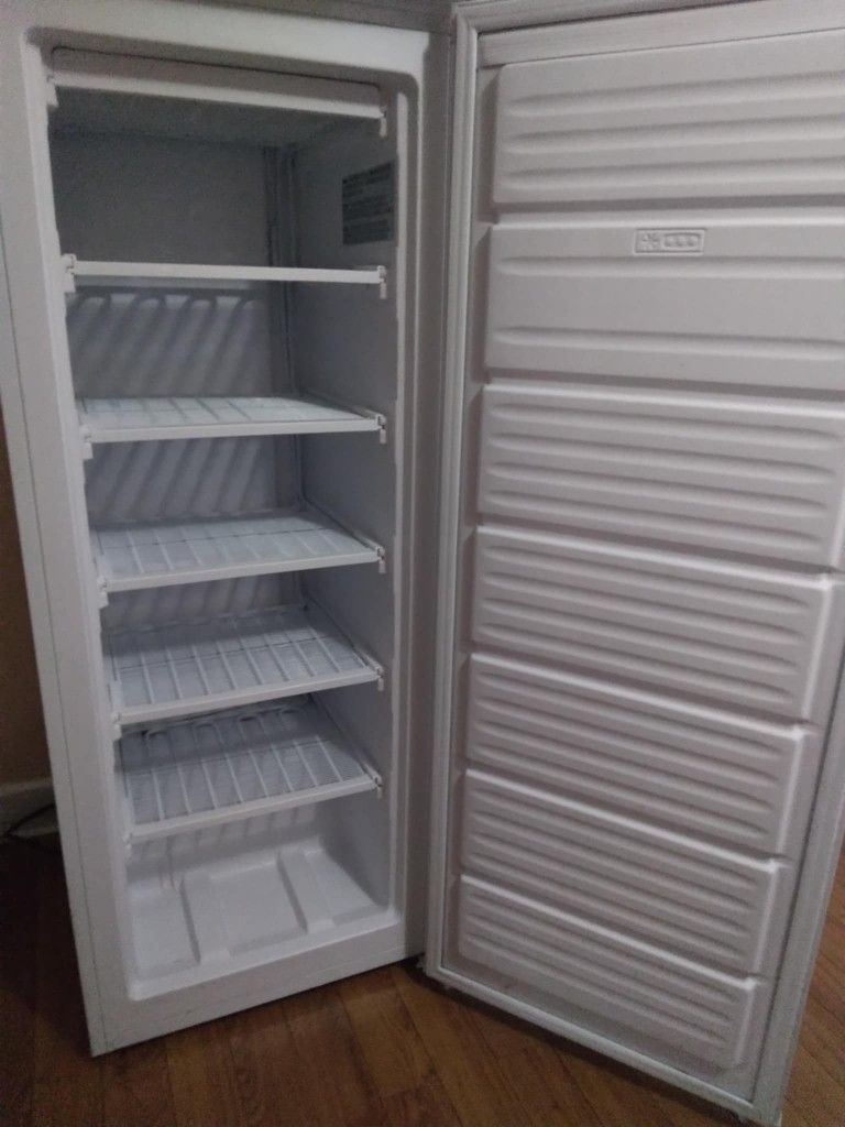 Frigidaire Deep Freezer