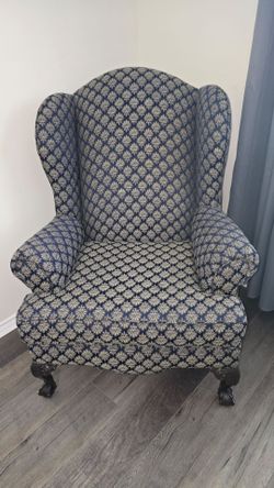 Upholstered Wingback Accent

Blue/Gold
