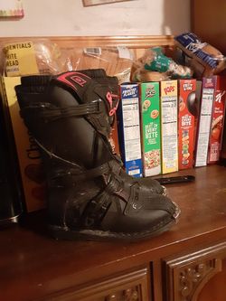 Size 4 O'Neil dirt bike boots