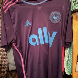 Choartlote fc soccer jersey 35$ obo size L