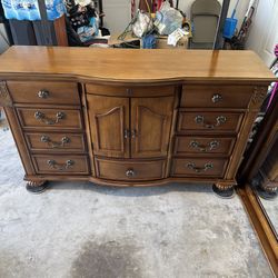 Queen Bedroom Set Brown Dresser W/ Mirror Night Stands And Bed Frame All As Pictured