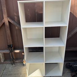 8 Cubes White Book Shelf 