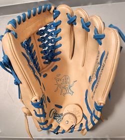 Rawlings Heart of the Hide 11.75 inch. Have been dealing with a lot of fakes. So it retails for $329. FIRST $120 ITS THEIRS.