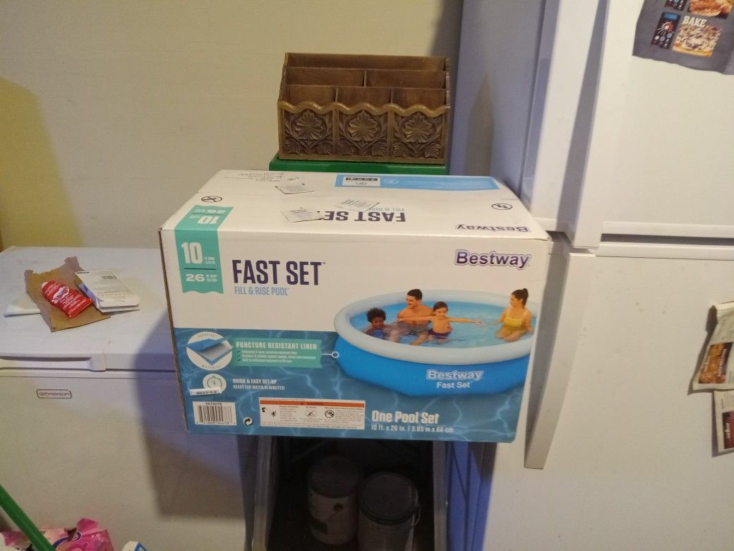 Pool, Bestway 10' New in Box