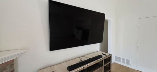 Samsung q8f75 with wireless soundbar and sub