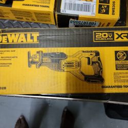 Dwalt Recipprocating Saw