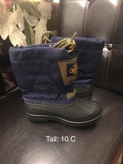 Toddler snowboots size 10c