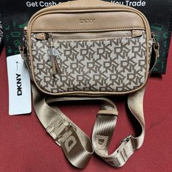 DKNY Cross Body Bag With Zipper