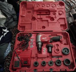 Milwaukee Cordless Knockout Punch Driver Kit