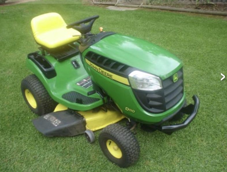 2014 JOHN DEERE D110 42 INCH CUT LAWN MOWER 