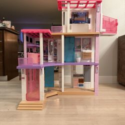 Barbie Doll House 