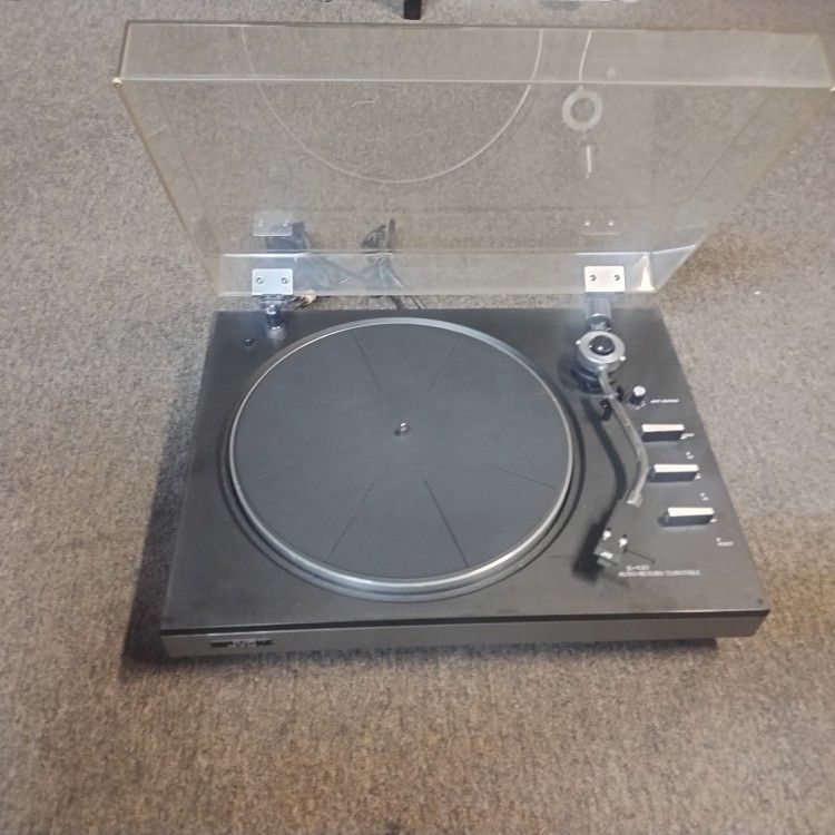 JVC TURNTABLE