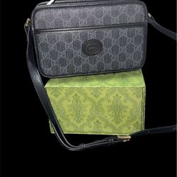 Black GG Supreme Interlocking GG Crossbody 
