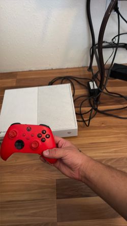 Xbox one for sale has a lot of games on it. Perfect fine. Xbox one series x controller nothing wrong with it. Give me 150